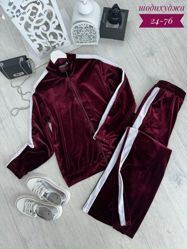 Спортивный костюм 23108461