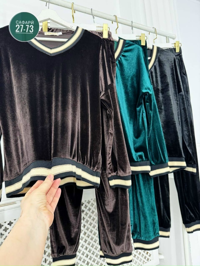 Спортивный костюм 23108966