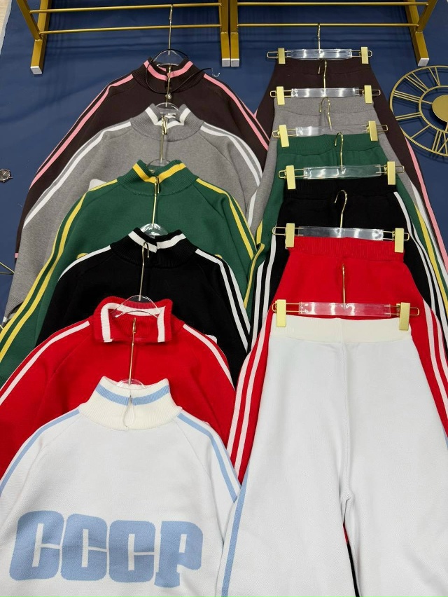 Спортивный костюм 23109216