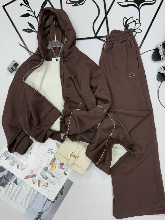 Спортивный костюм 23113914