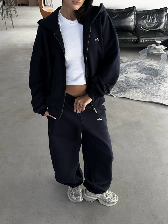 Спортивный костюм 23113914