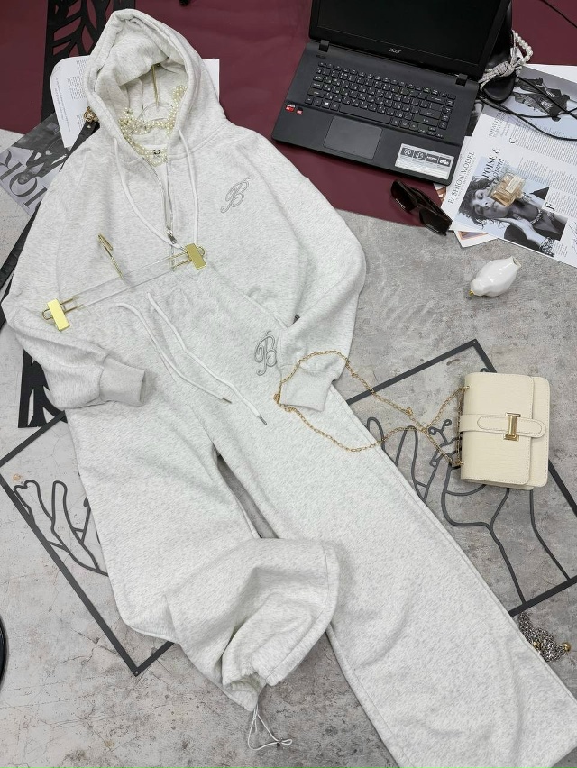 Спортивный костюм 23115340