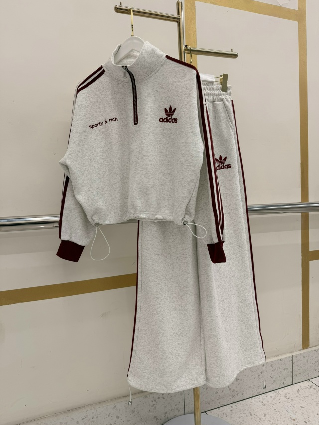 Спортивный костюм 23118563