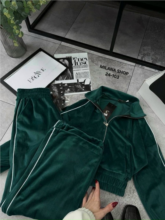 Спортивный костюм 23124285