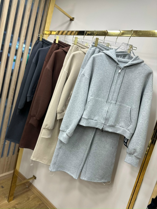 Спортивный костюм 23128269