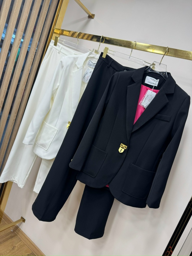 Костюм 23128264