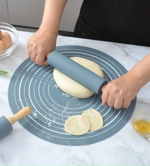 Силиконовая скалка для теста и коврик 23128113