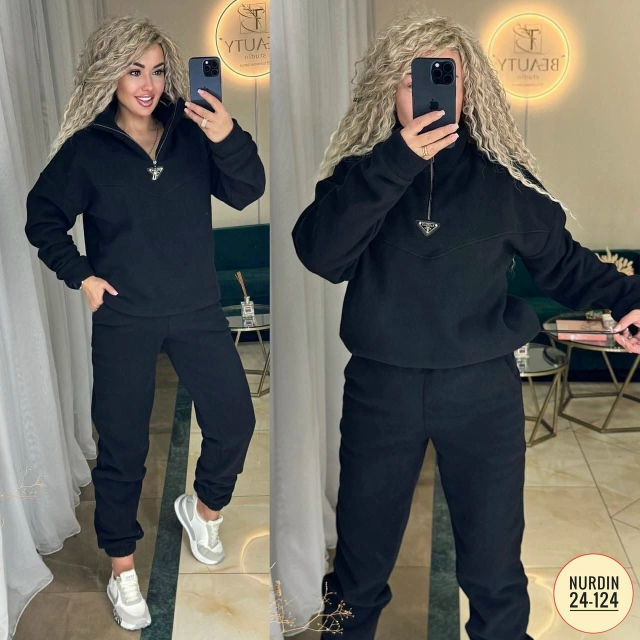 Спортивный костюм 23130770