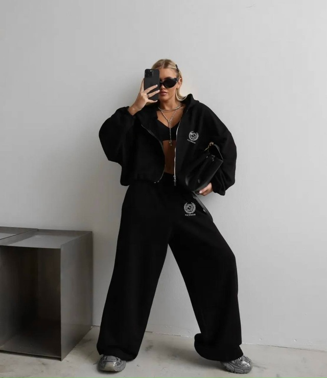 Спортивный костюм 23132106