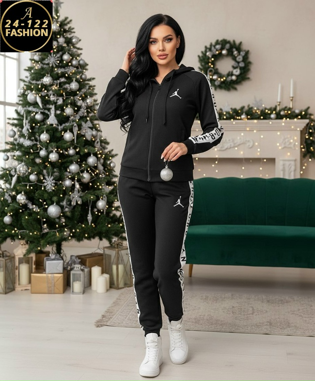 Спортивный костюм 23132855