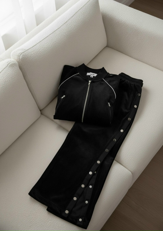 Спортивный костюм 23133599