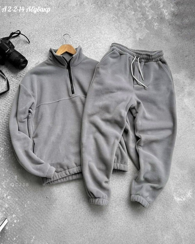 Спортивный костюм 23133567