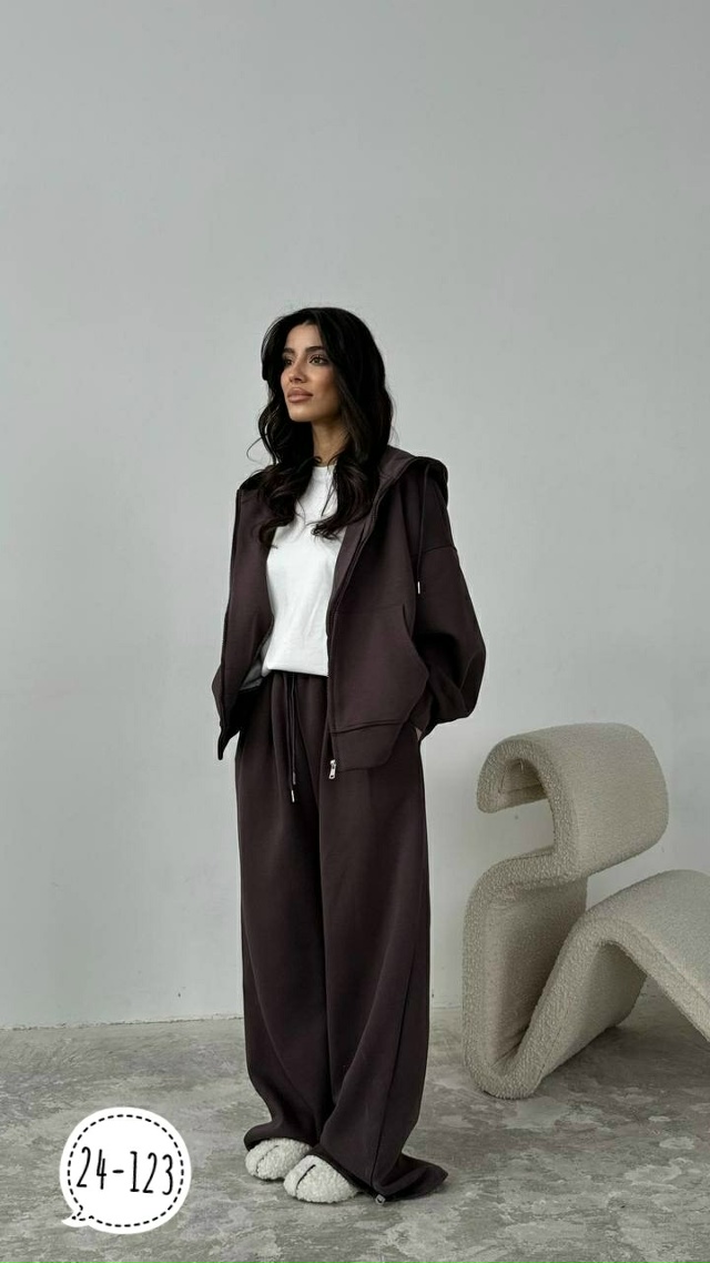 Спортивный костюм 23133366