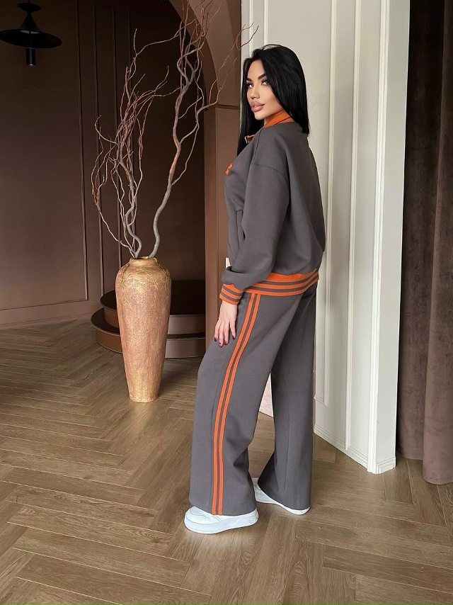 Спортивный костюм 23134561