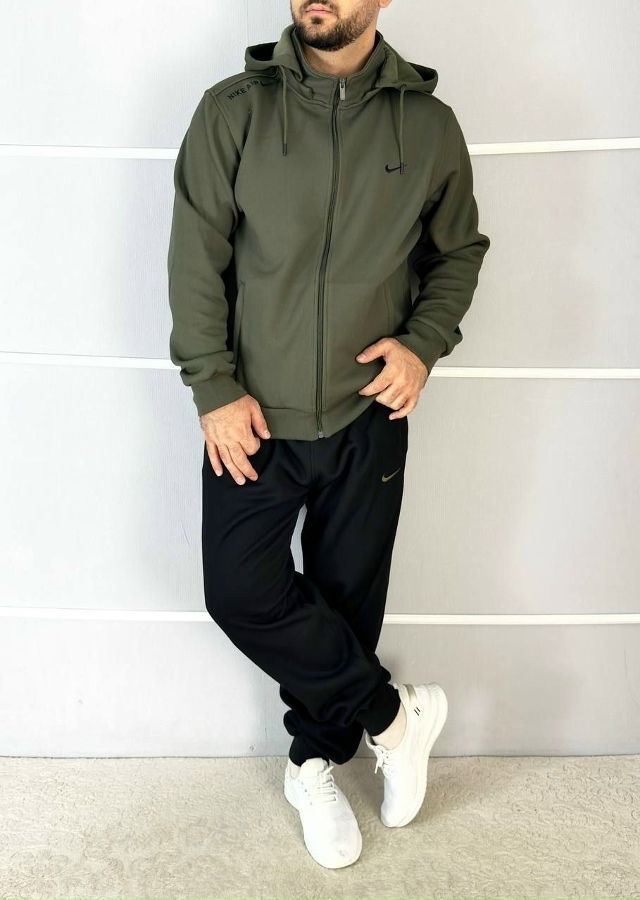 Спортивный костюм 23137458