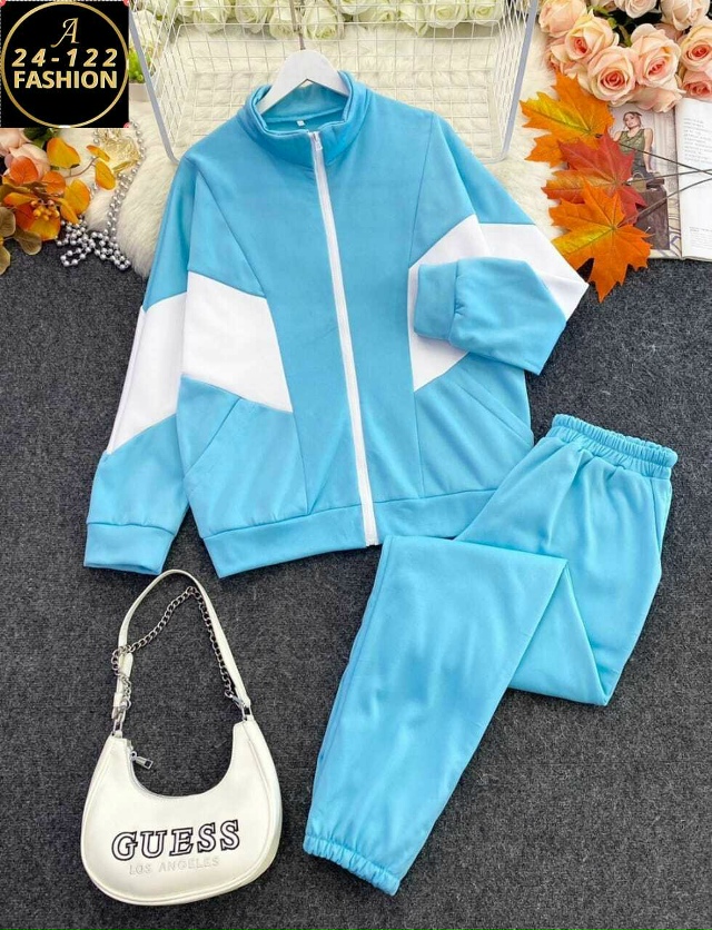 Спортивный костюм 23136132