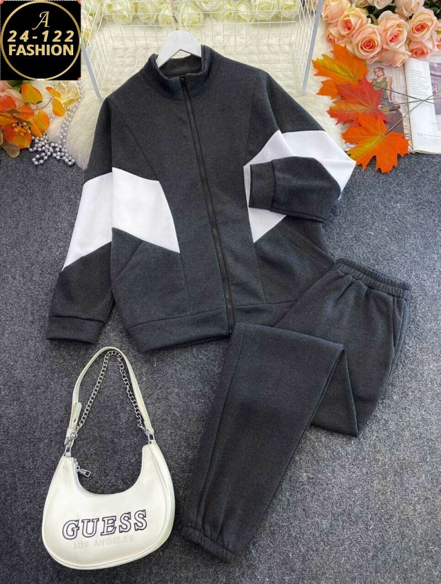 Спортивный костюм 23136132