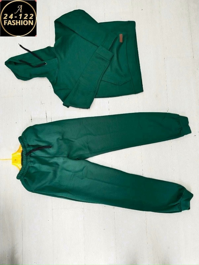 Спортивный костюм 23136425