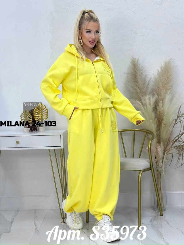 Спортивный костюм 23138678