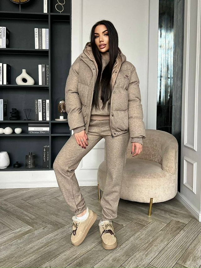 Спортивный костюм 23139420