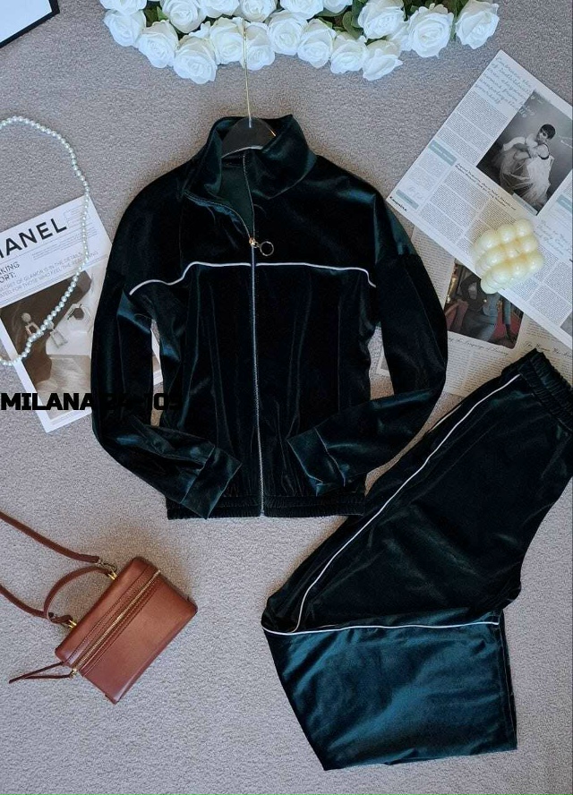 Спортивный костюм 23143908