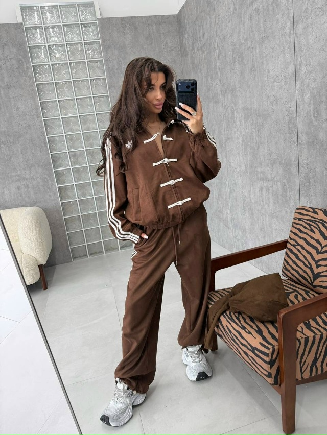 Спортивный костюм 23145180