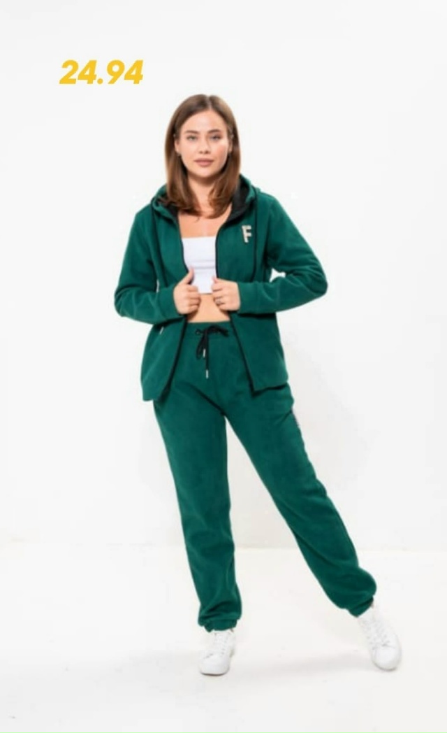 Спортивный костюм 23145479