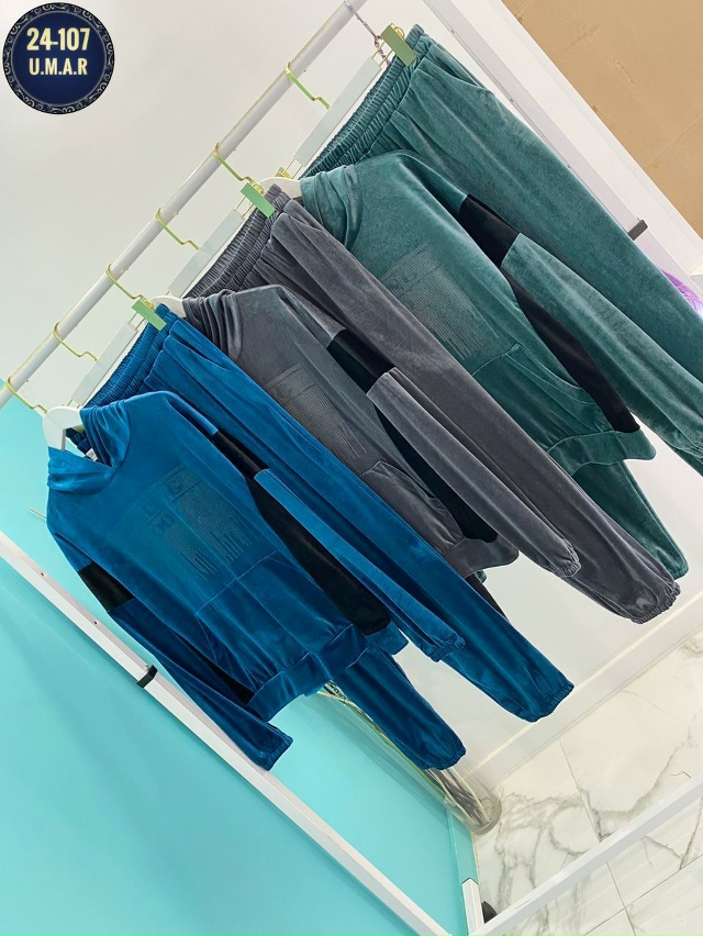 Спортивный костюм 23149115