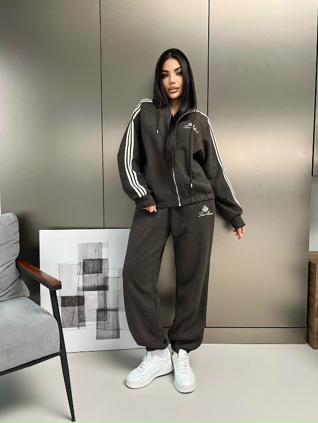 Спортивный костюм 23151444