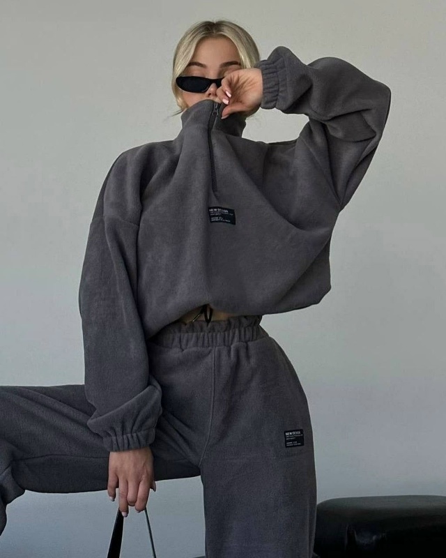 Спортивный костюм #23155177