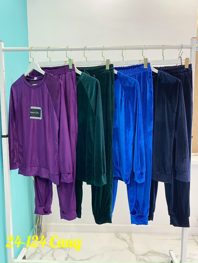 Спортивный костюм 23156476