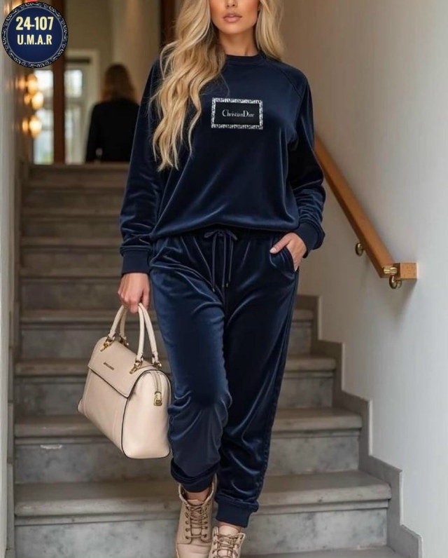 Спортивный костюм 23156498