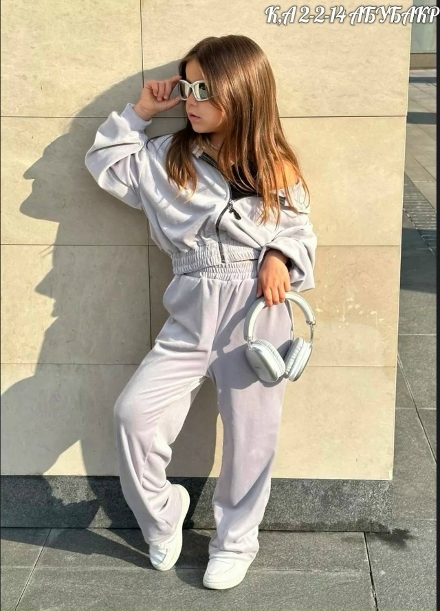 Спортивный костюм 23158935