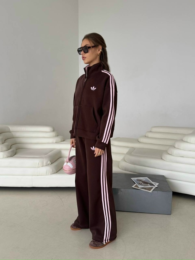 Спортивный костюм 23158289