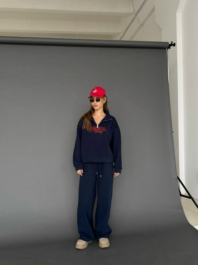 Спортивный костюм 23159176