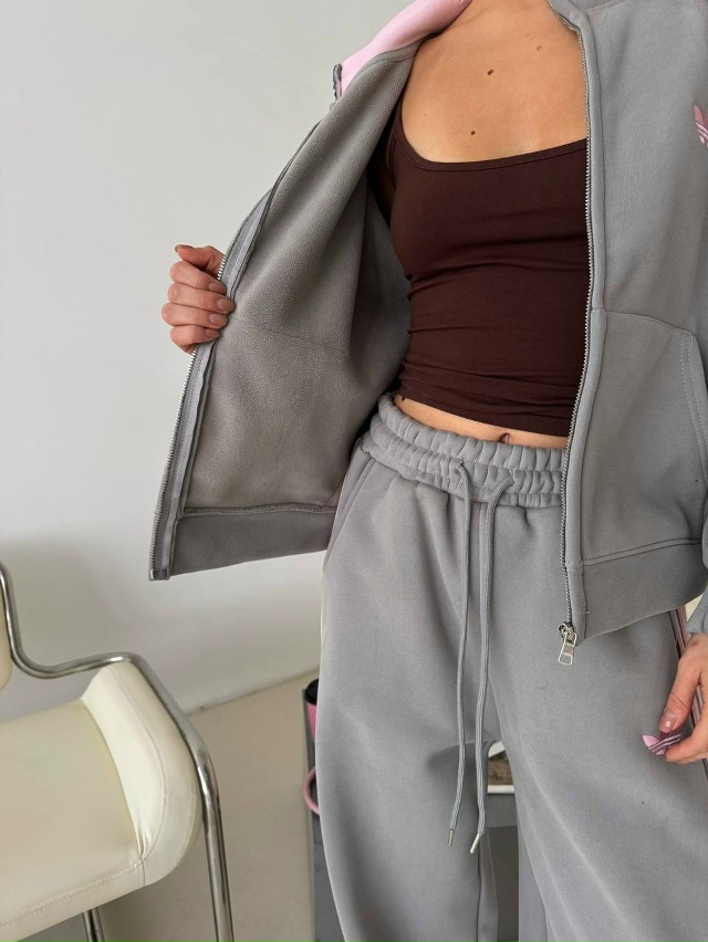 Спортивный костюм 23158286