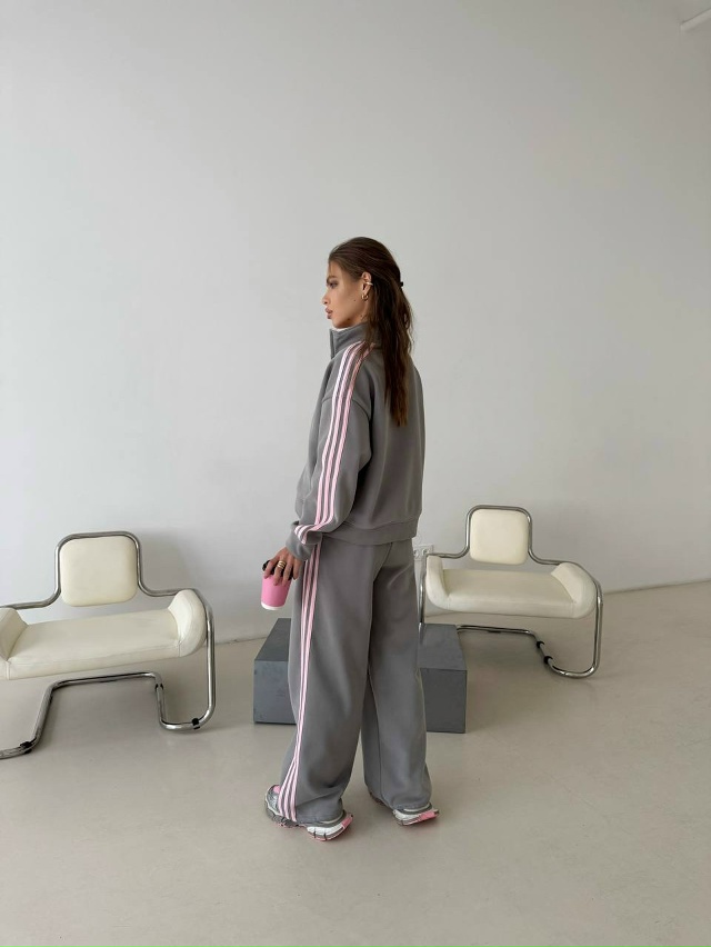 Спортивный костюм 23158286