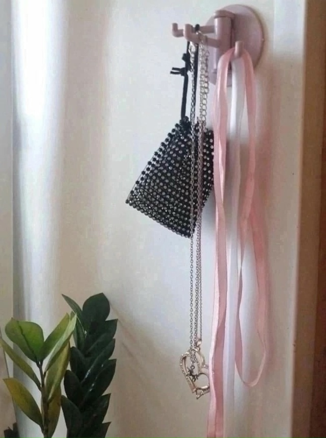 Вешалка 23165459