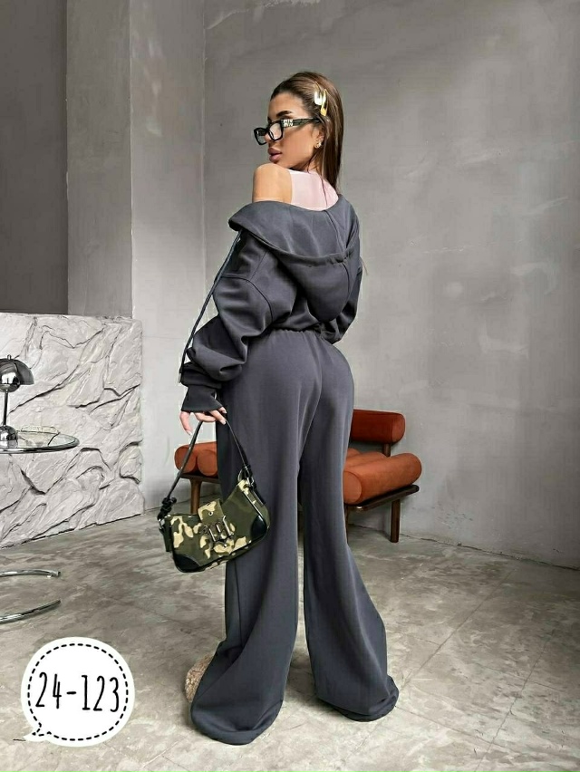 Спортивный костюм 23172251