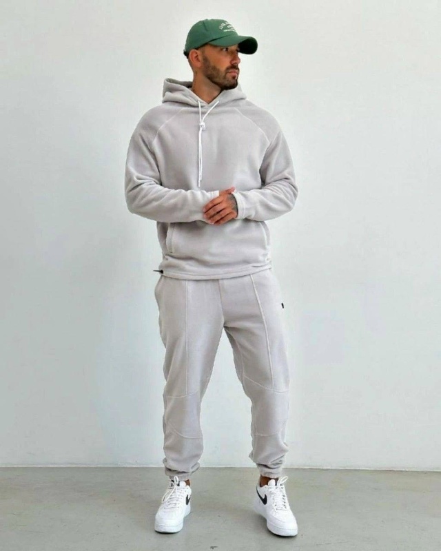 Спортивный костюм 23173391