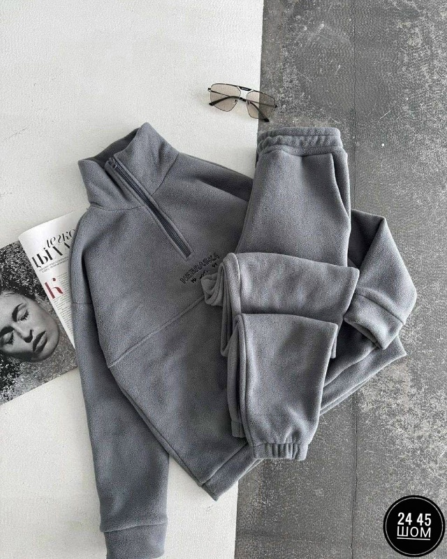 Спортивный костюм 23173554