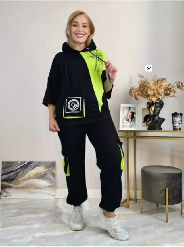 Спортивный костюм 23176366