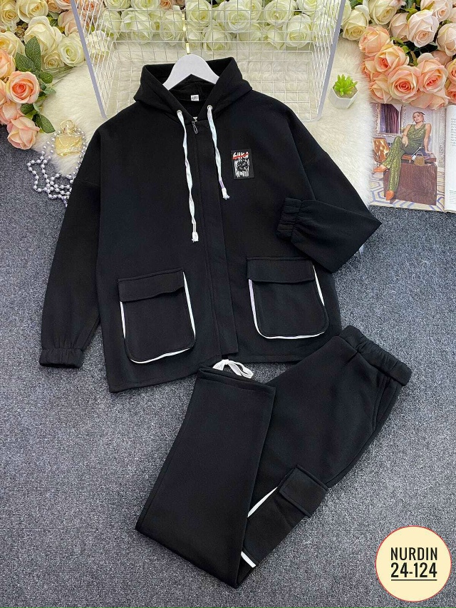 Спортивный костюм 23178321