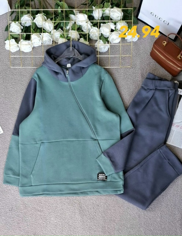 Спортивный костюм 23177937