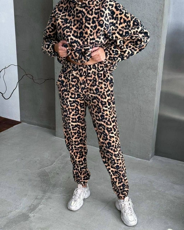 Спортивный костюм 23180416