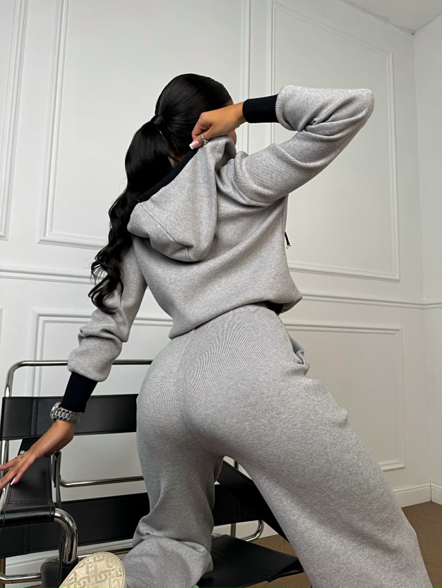 Костюм 23180009