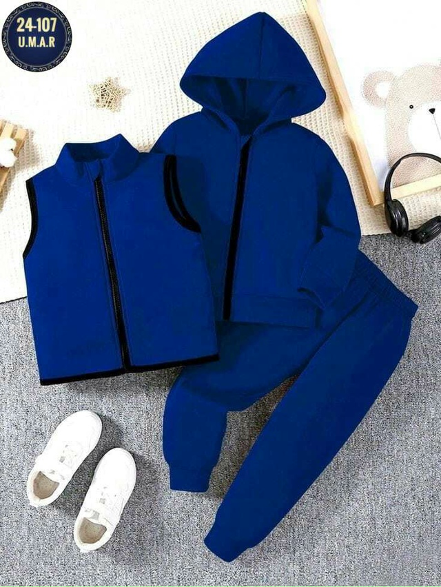 Спортивный костюм 23182544