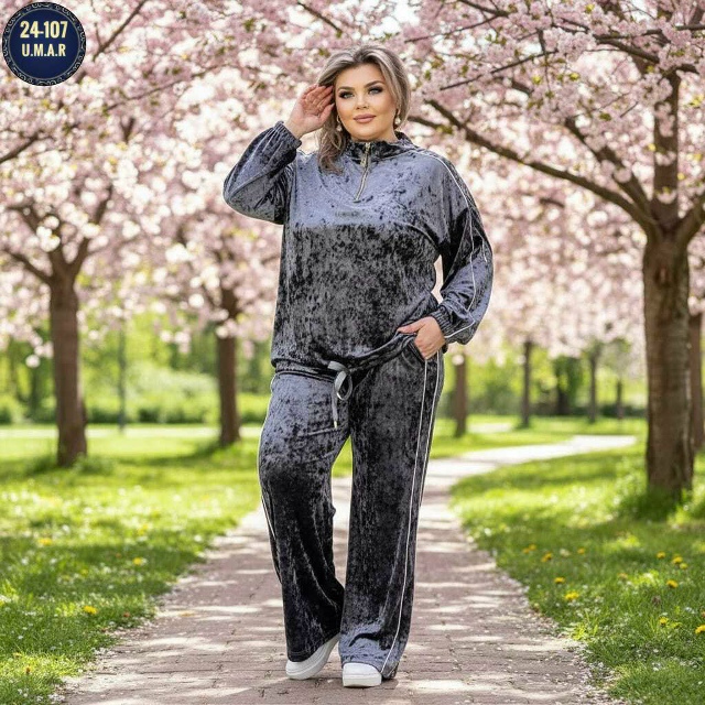 Спортивный костюм 23182717